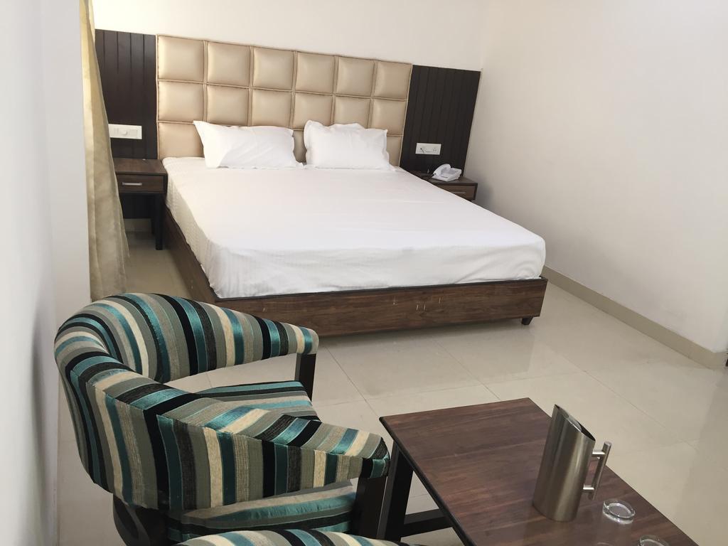 Hotel Rv Regency Amritsar Zewnętrze zdjęcie